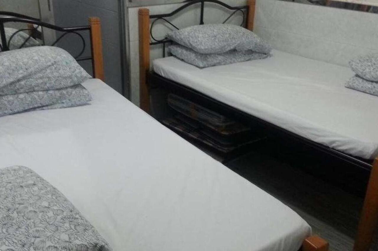 K & B Hostel Гонконг Экстерьер фото